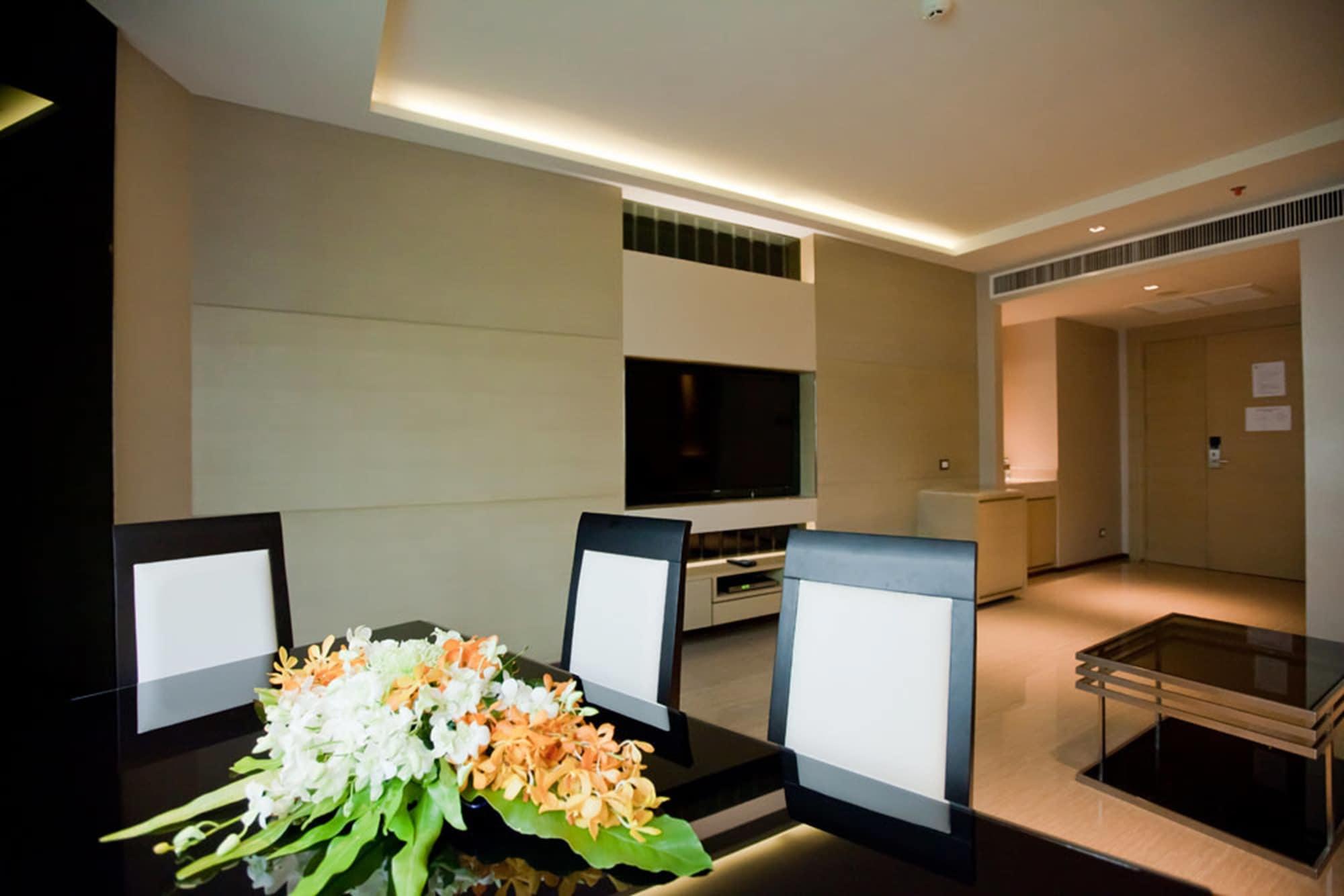 Graceland Bangkok By Grace Hotel - Sha Extra Plus Bagian luar foto