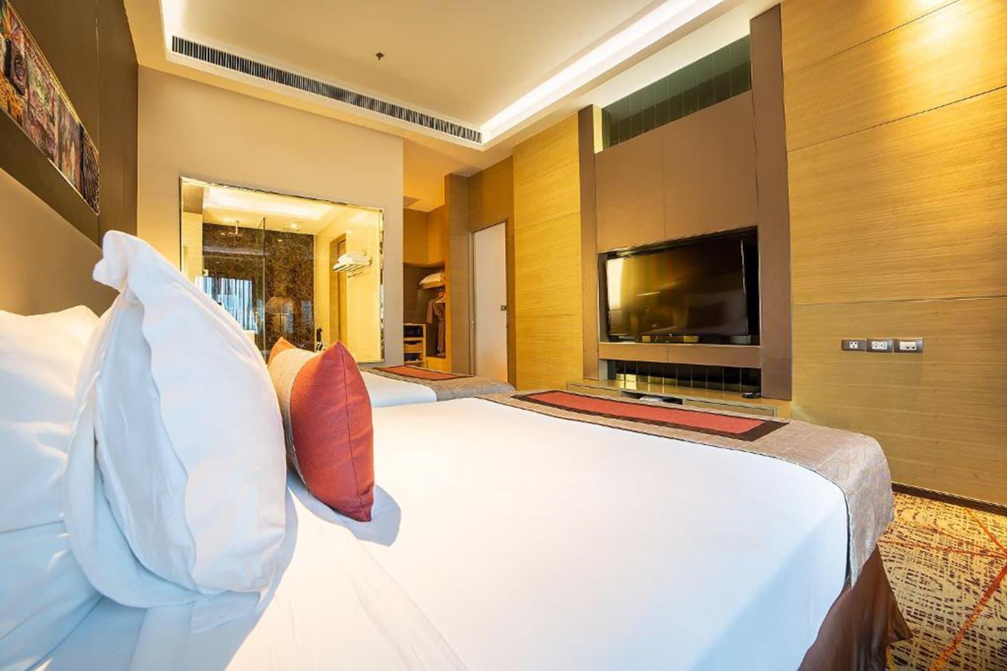 Graceland Bangkok By Grace Hotel - Sha Extra Plus Bagian luar foto