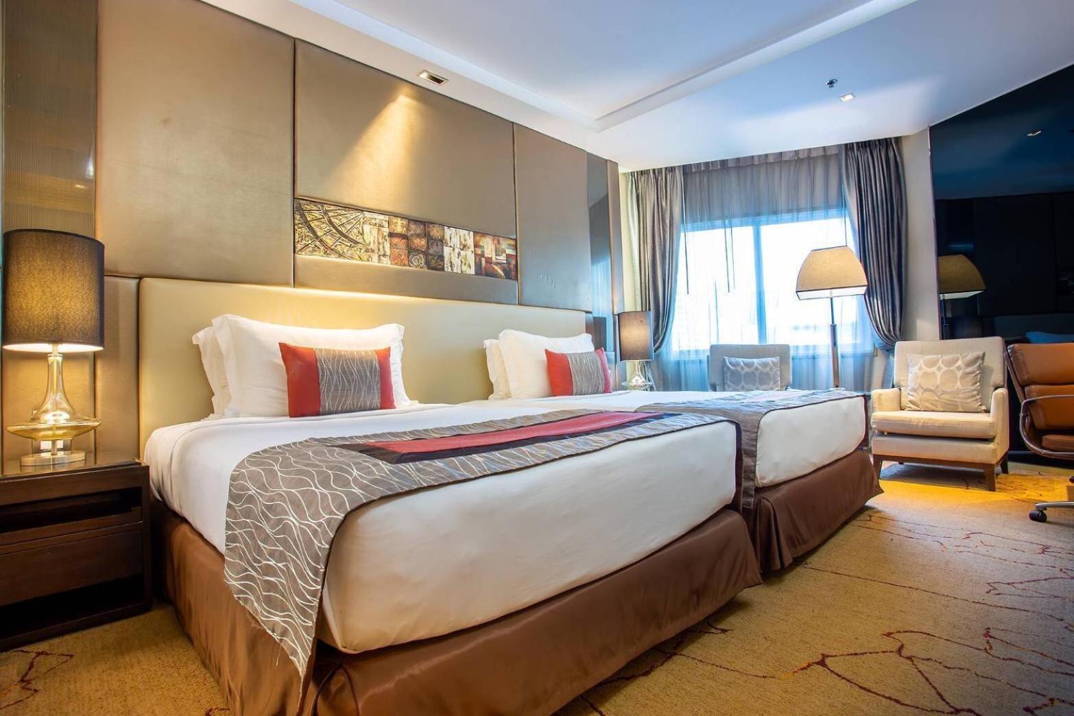 Graceland Bangkok By Grace Hotel - Sha Extra Plus Bagian luar foto