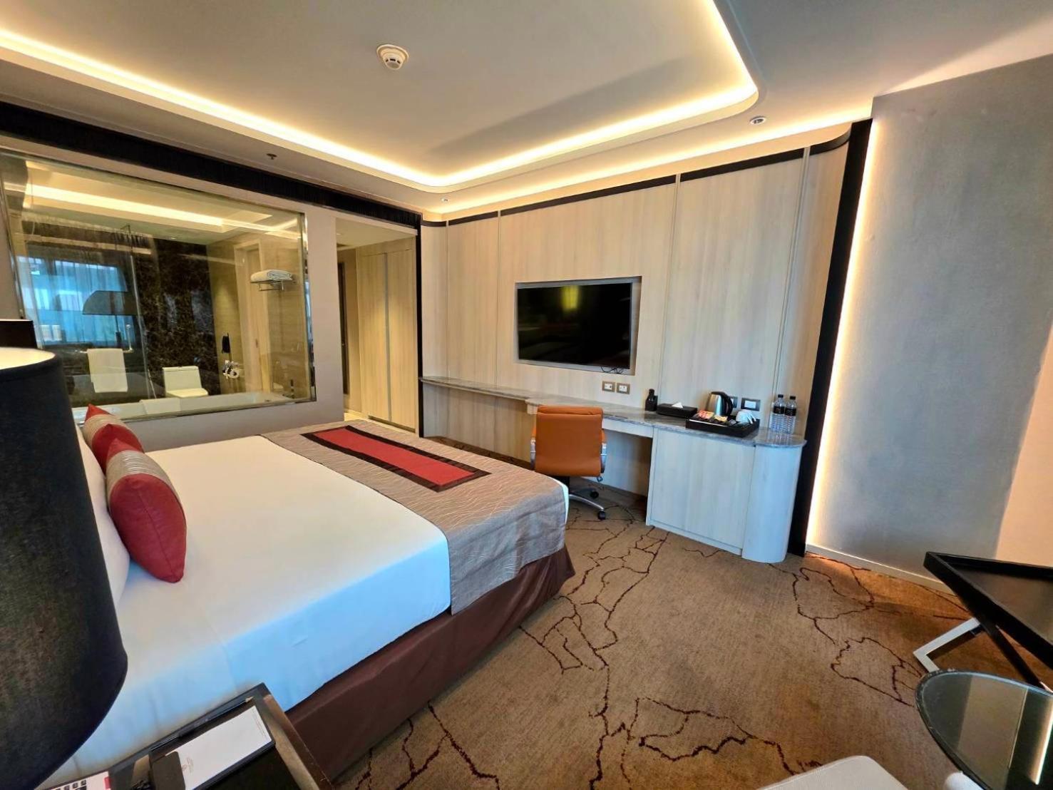 Graceland Bangkok By Grace Hotel - Sha Extra Plus Bagian luar foto